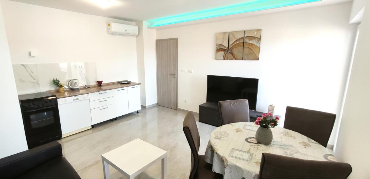 Apartment Dolores Makarska Extérieur photo